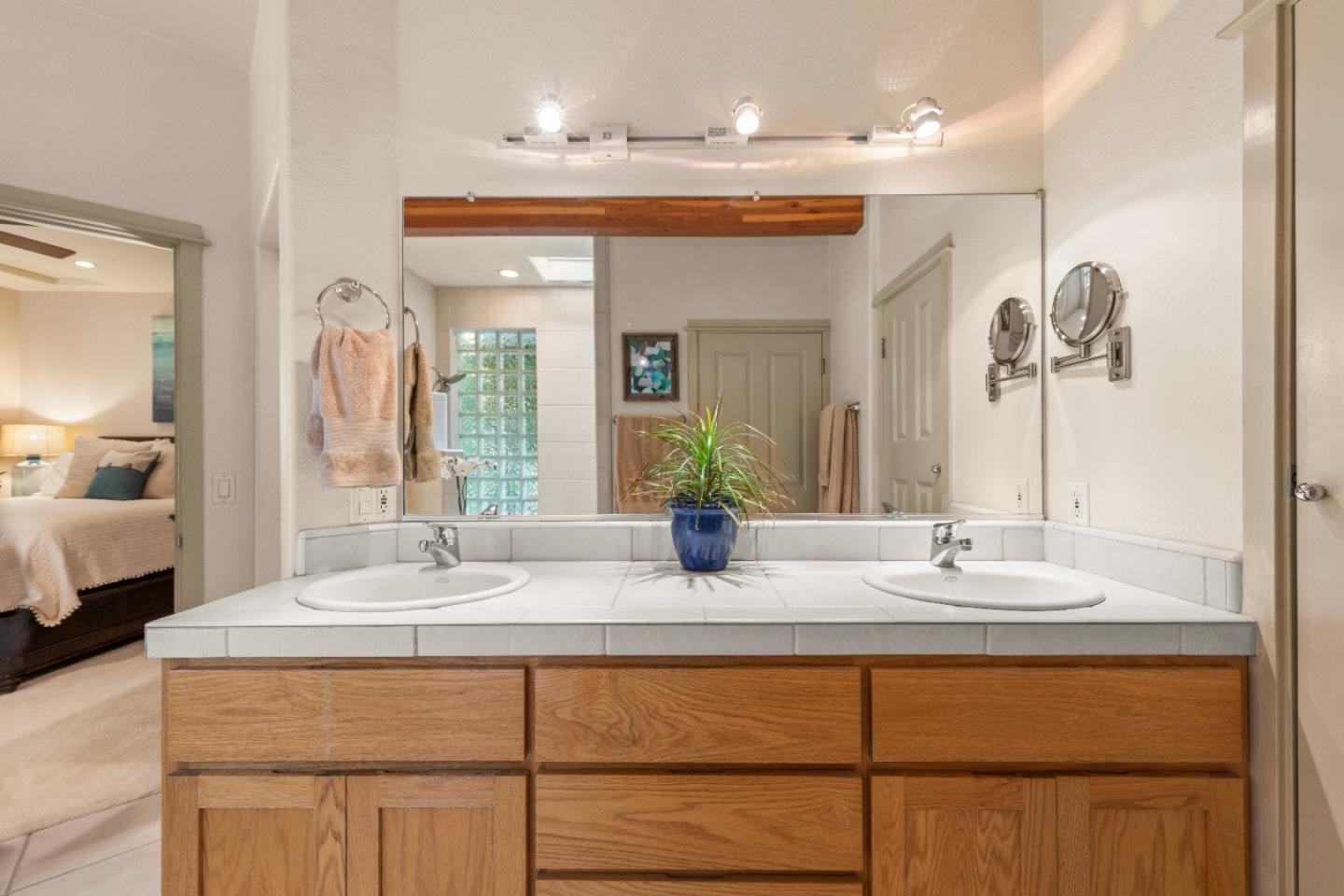 352 Los Altos DR