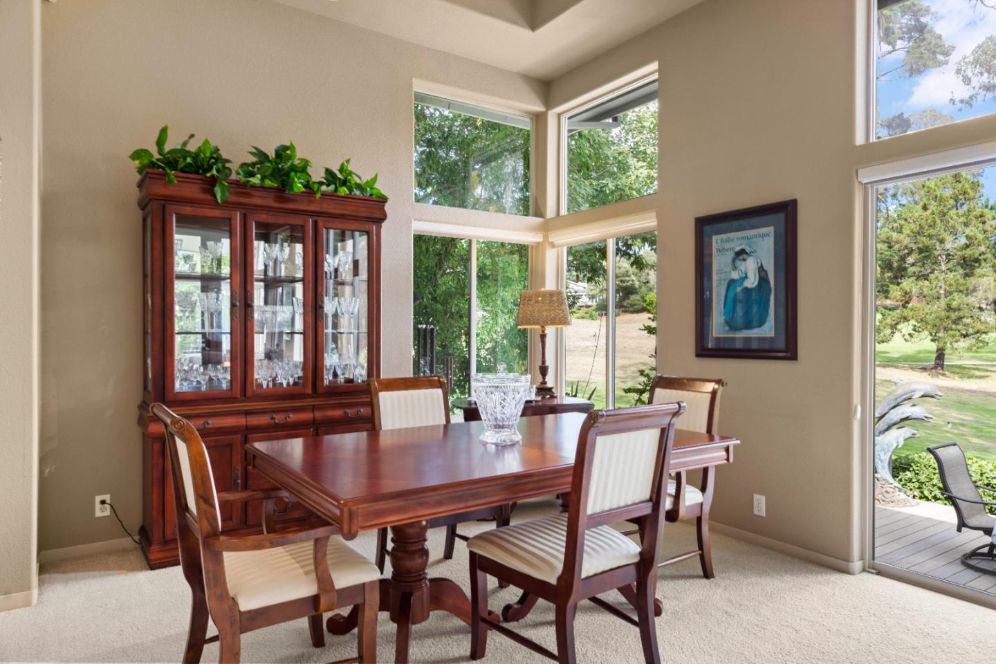 352 Los Altos DR