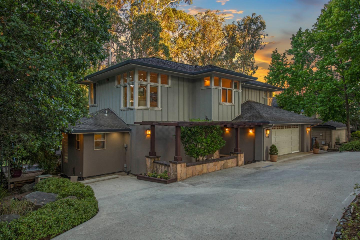 352 Los Altos DR