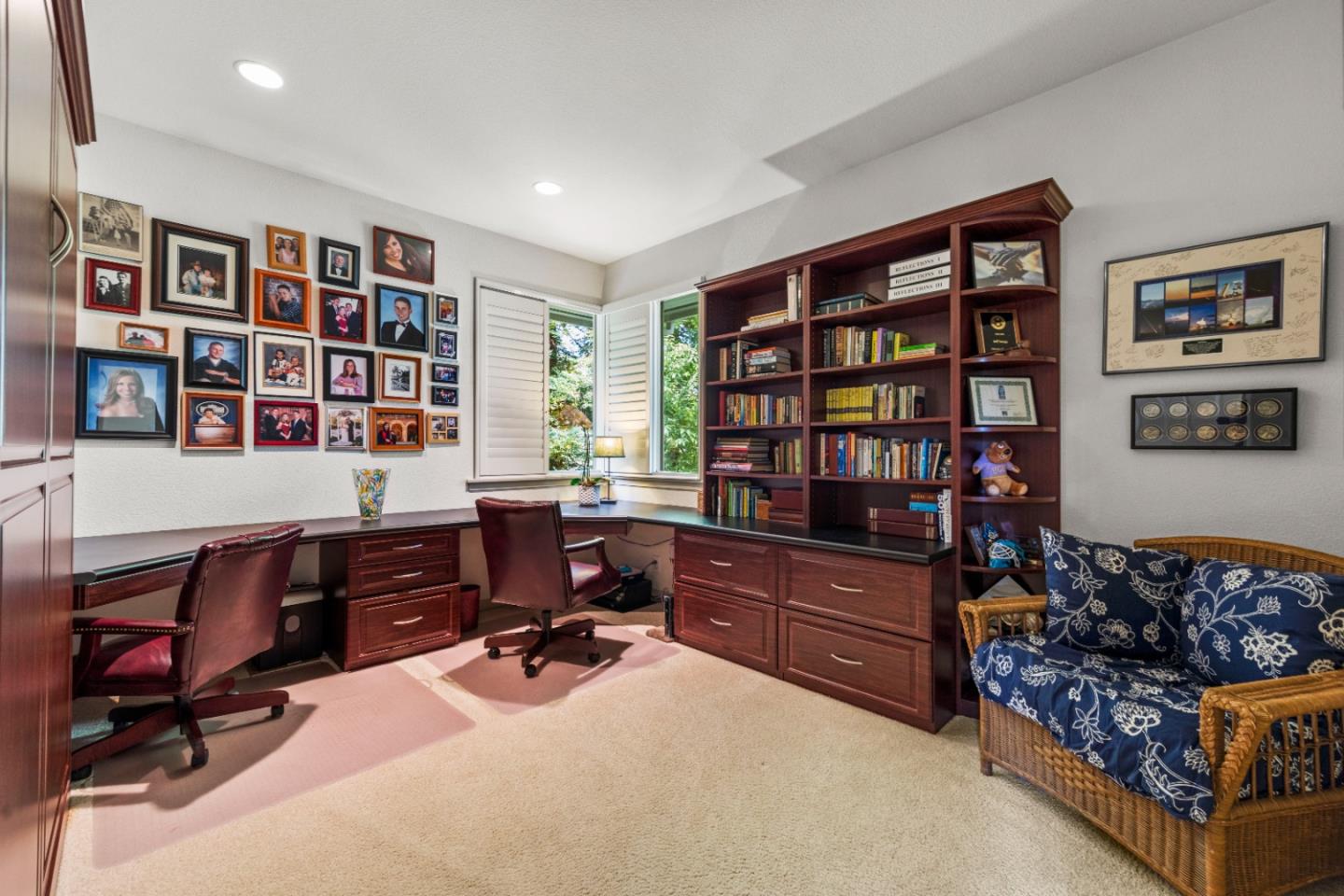 352 Los Altos DR