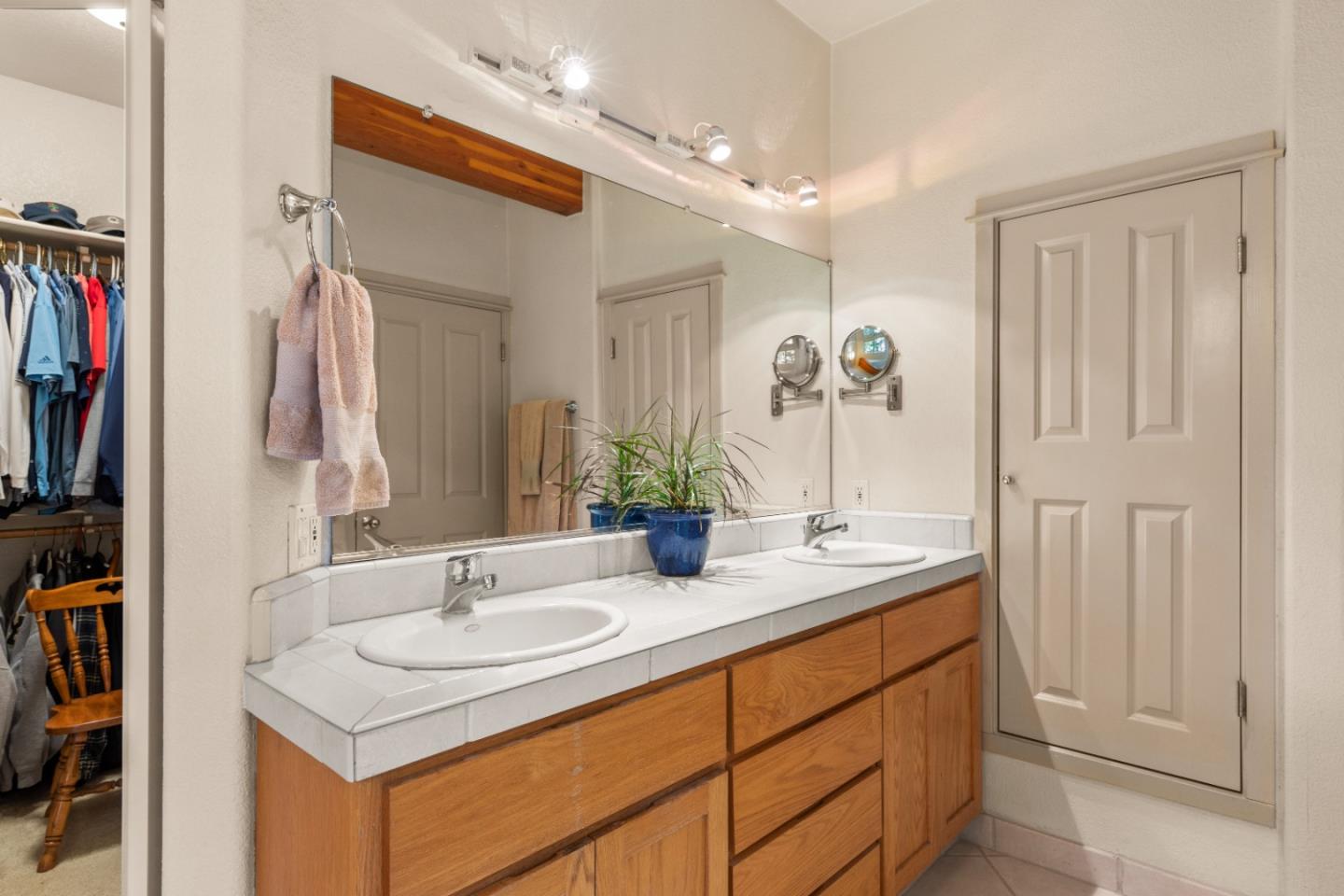 352 Los Altos DR
