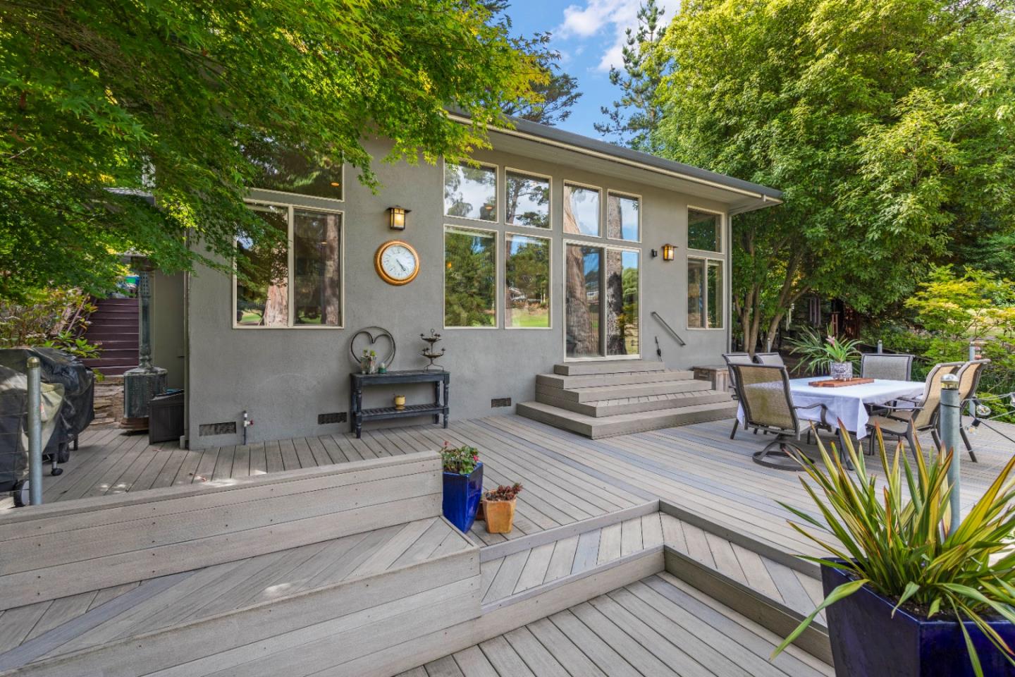 352 Los Altos DR