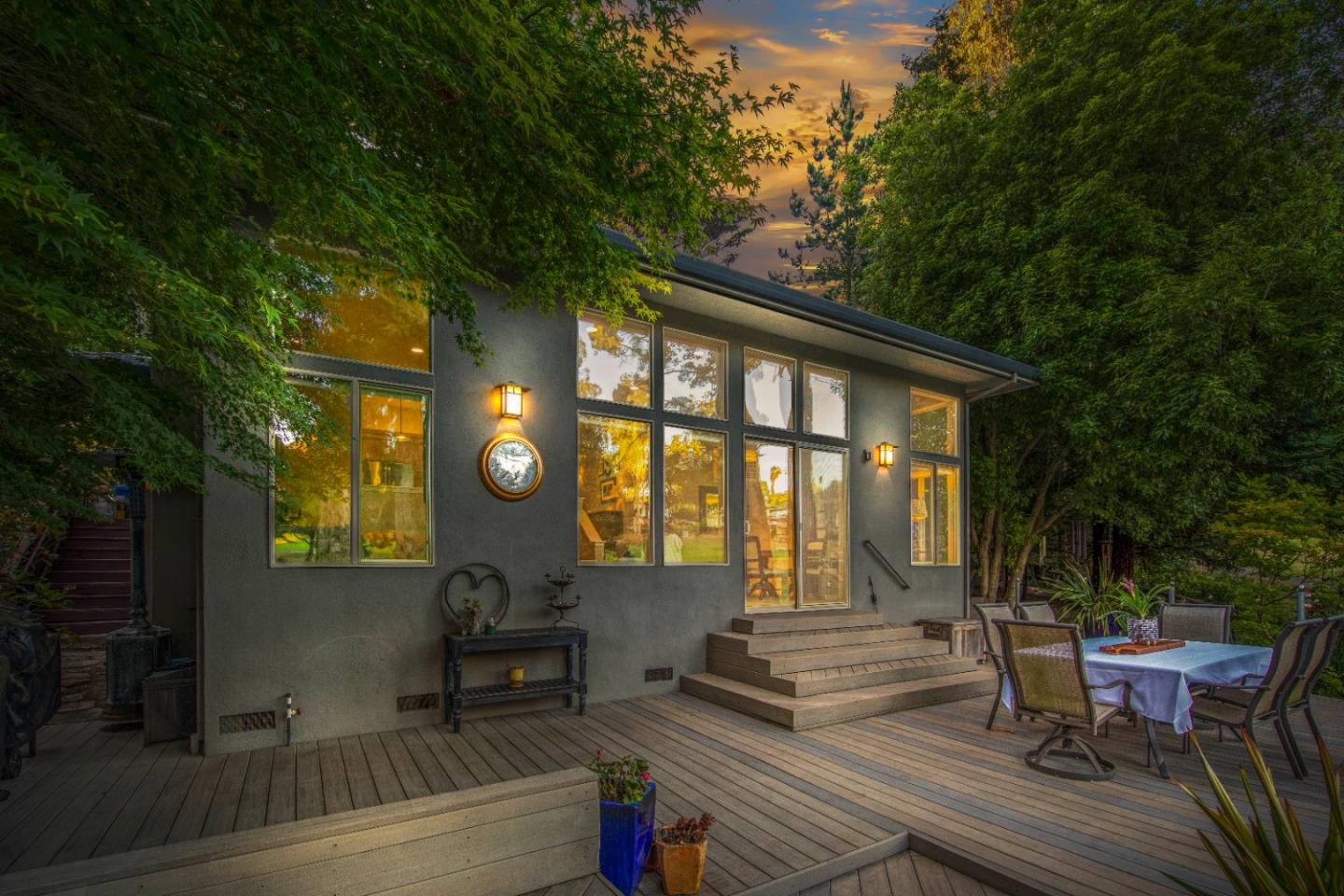 352 Los Altos DR