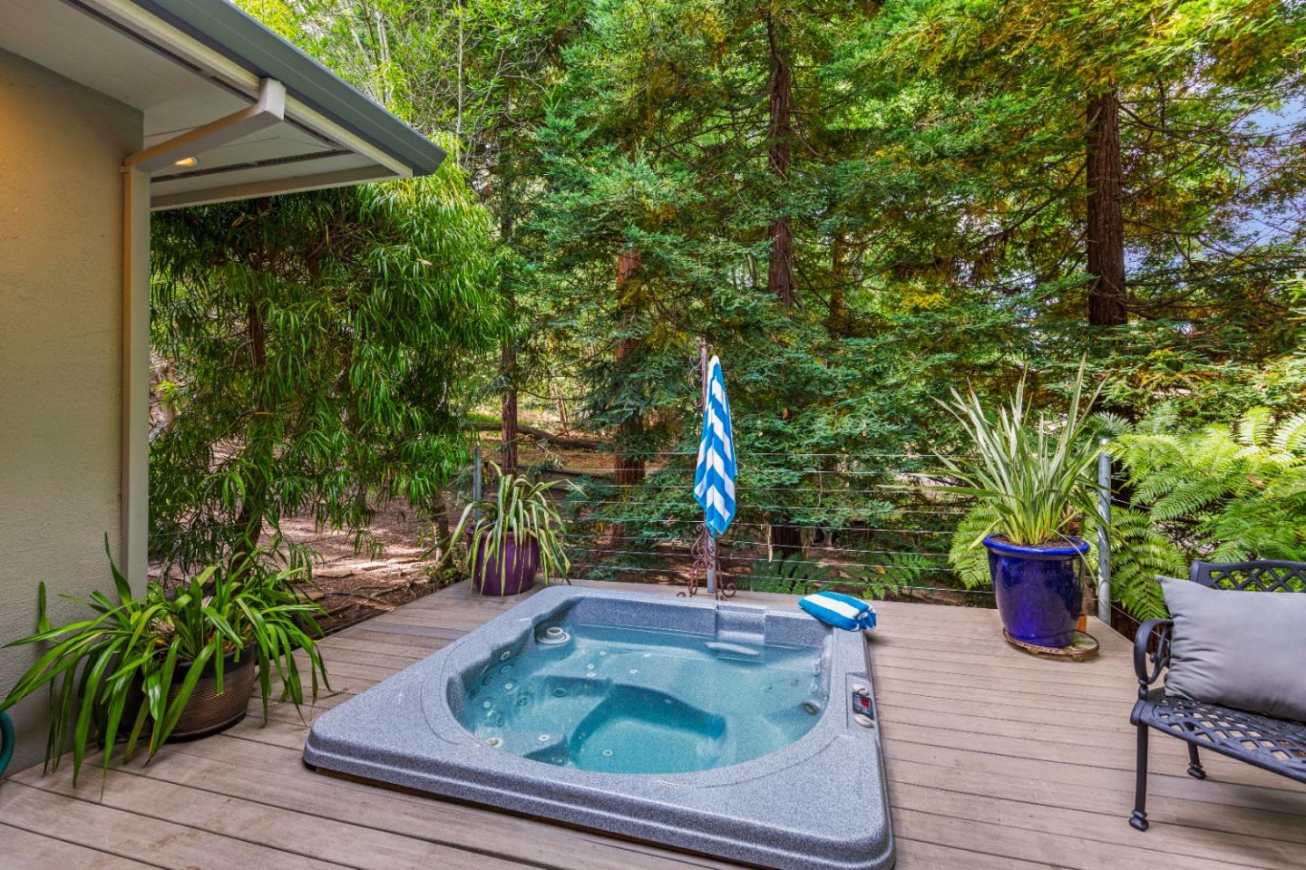 352 Los Altos DR