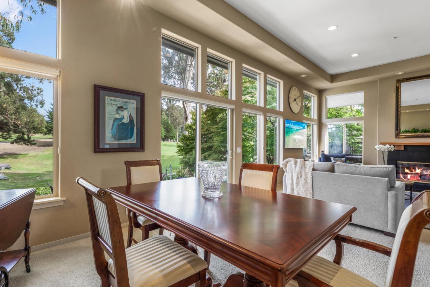 352 Los Altos DR