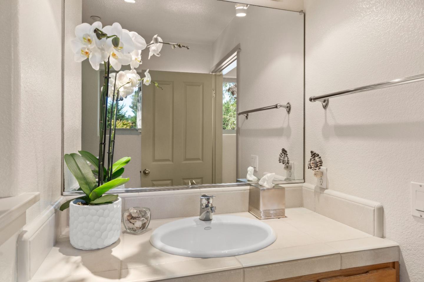352 Los Altos DR
