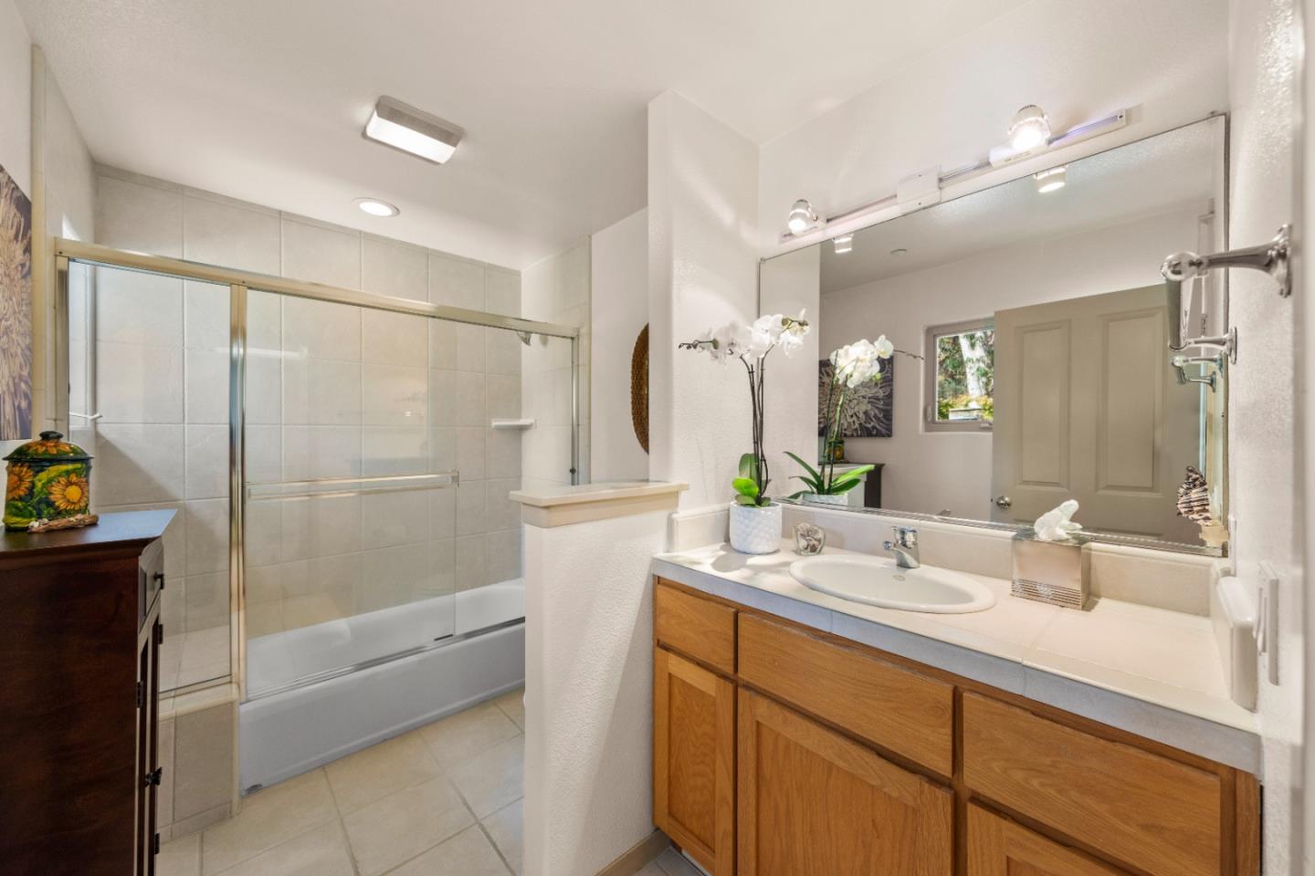 352 Los Altos DR
