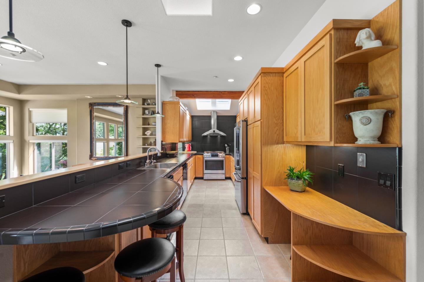 352 Los Altos DR