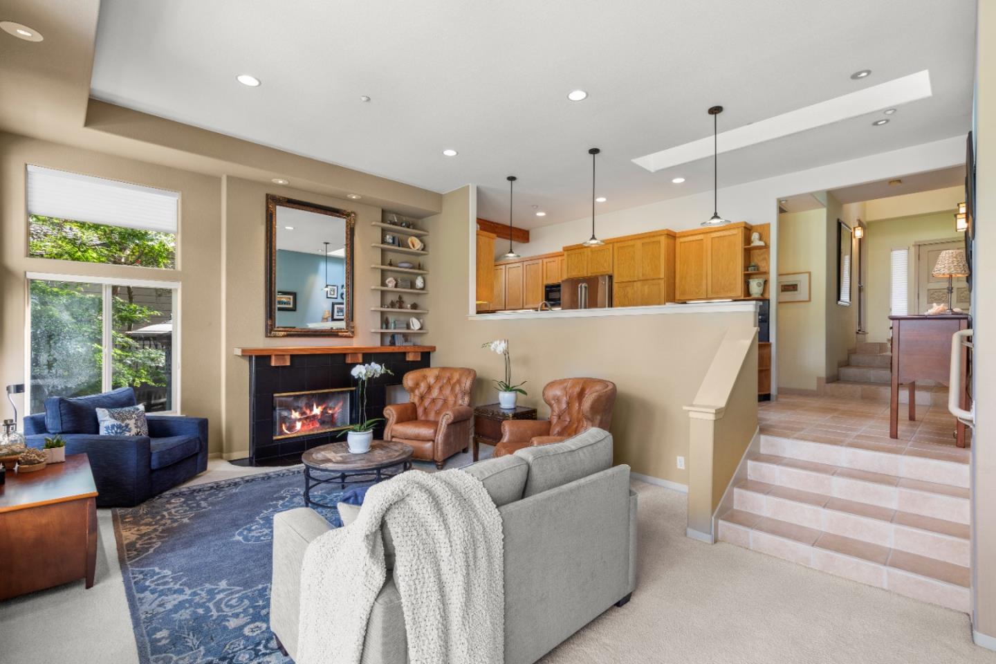 352 Los Altos DR