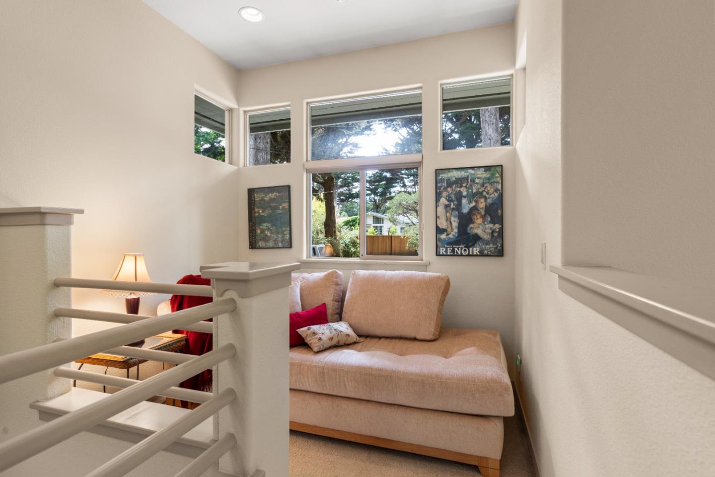 352 Los Altos DR
