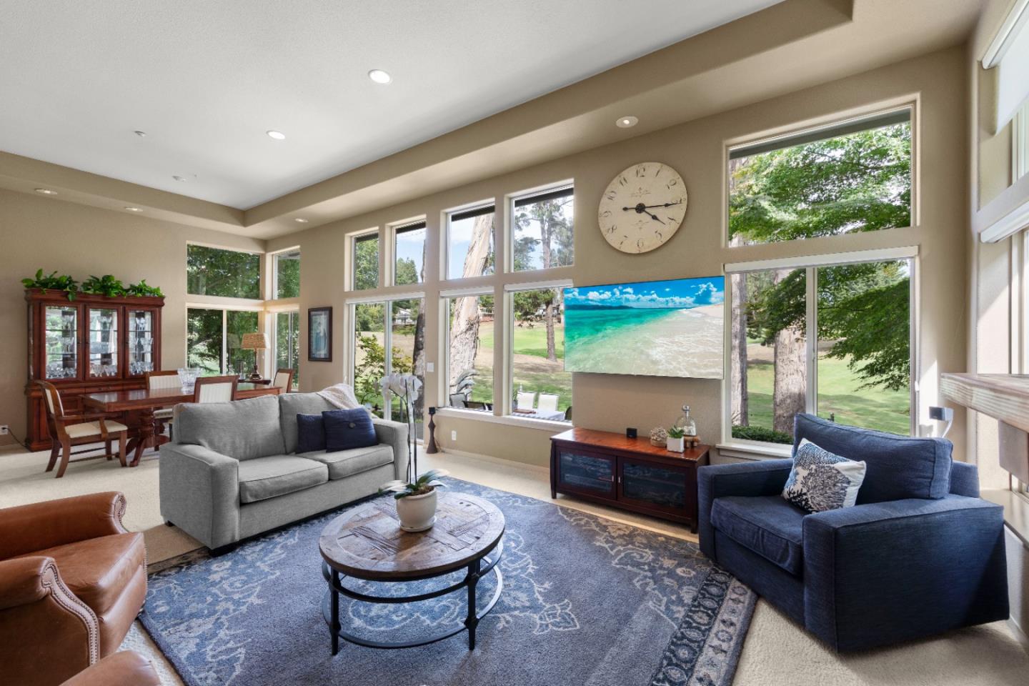 352 Los Altos DR