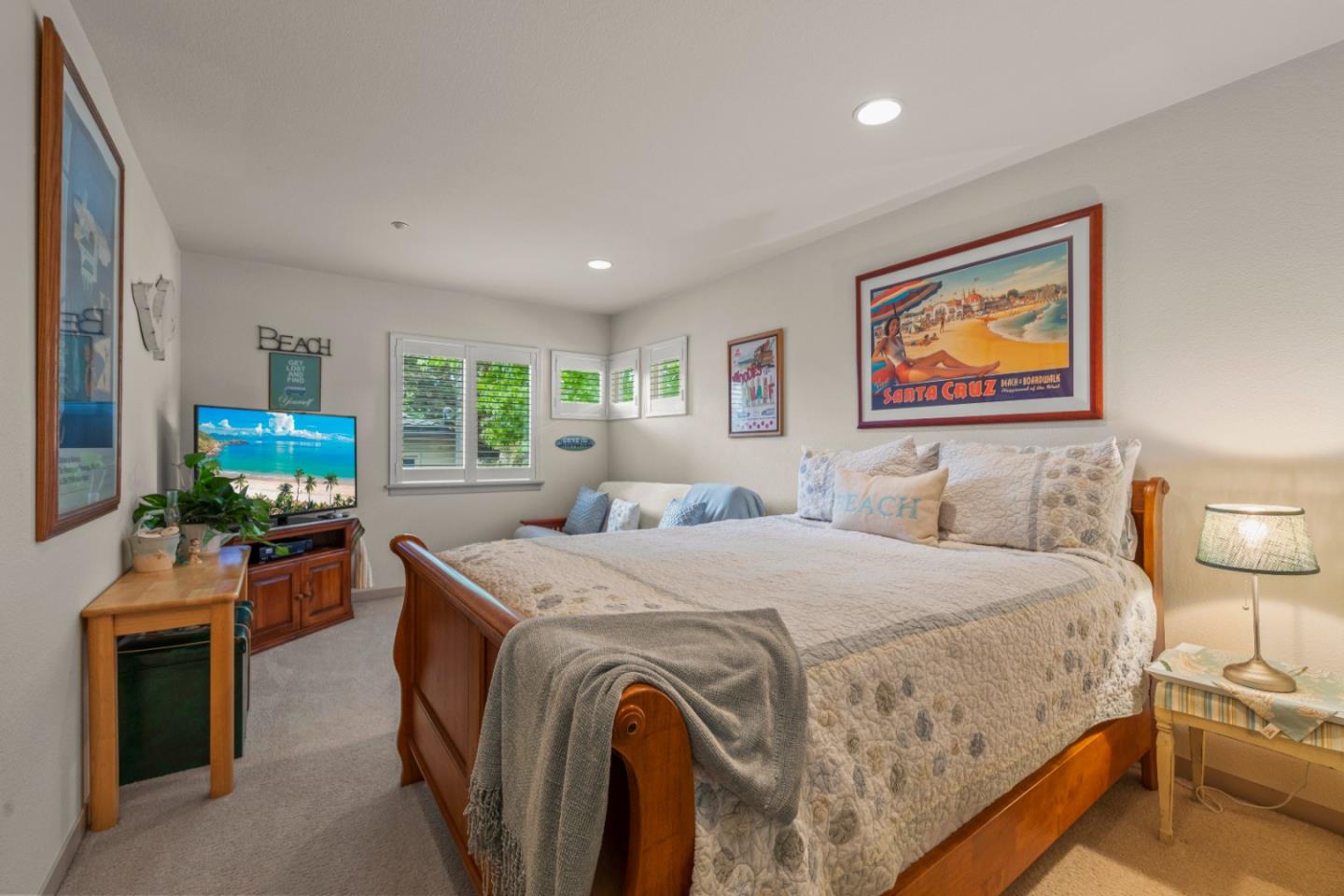 352 Los Altos DR