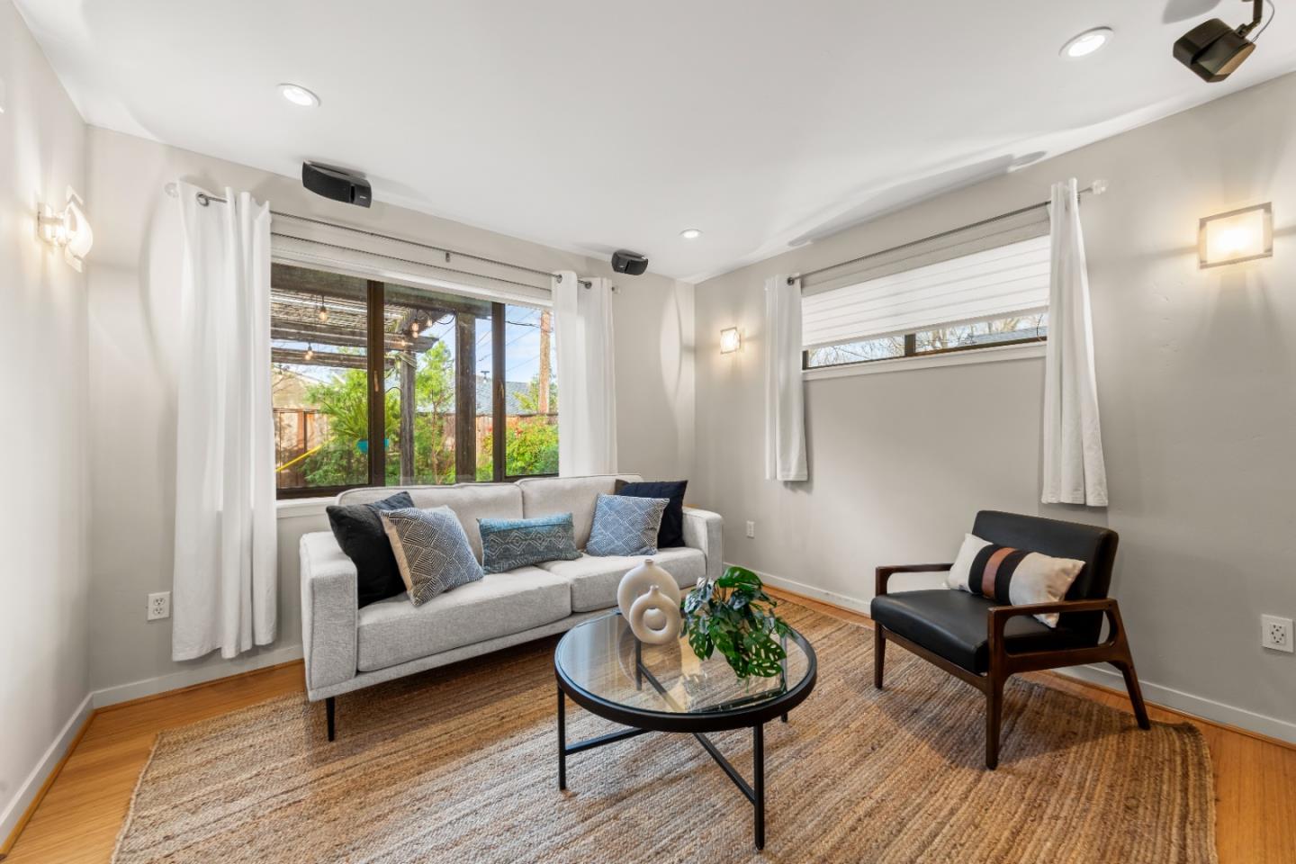 2429 De Soto DR