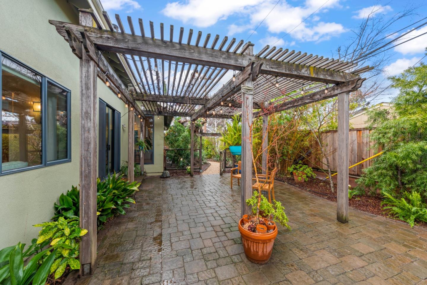 2429 De Soto DR