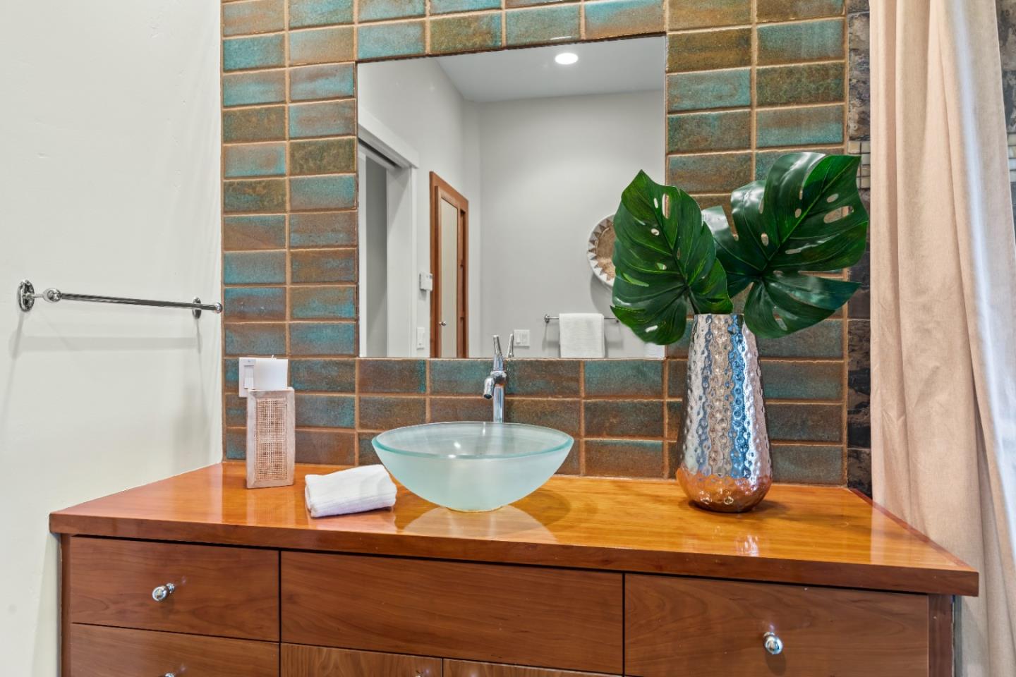 2429 De Soto DR