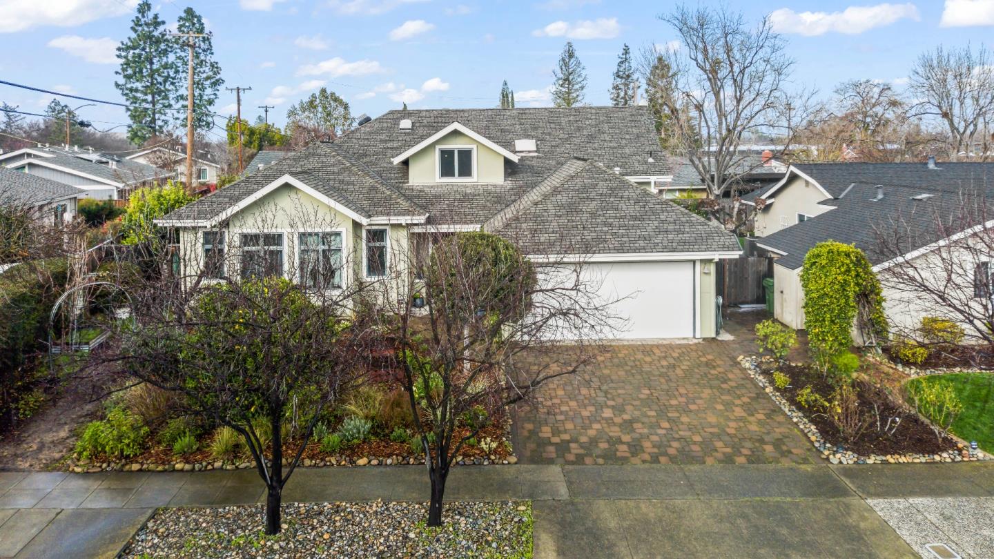 2429 De Soto DR