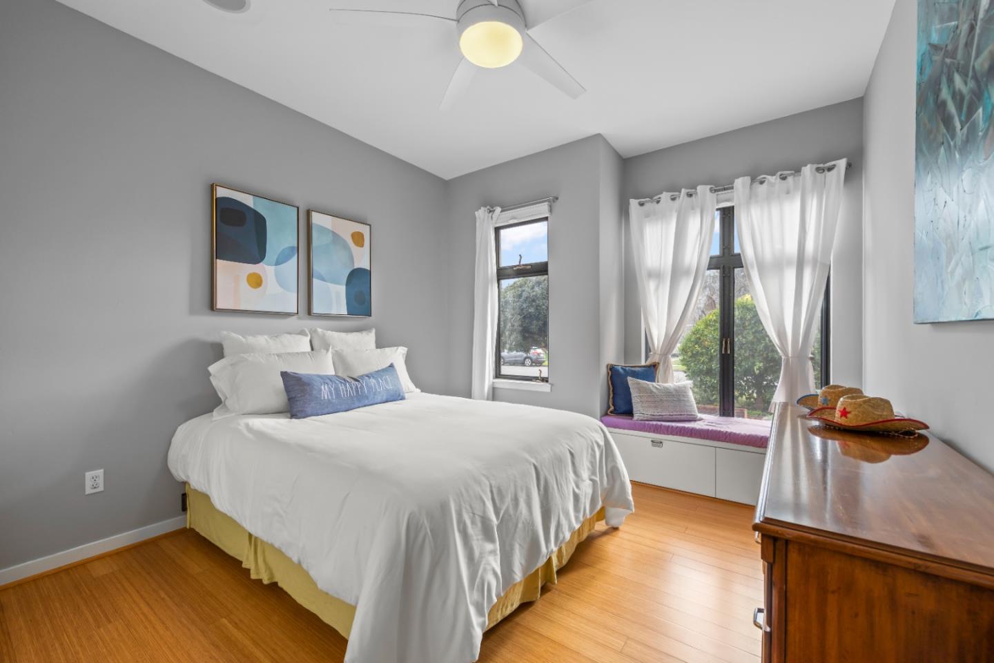 2429 De Soto DR
