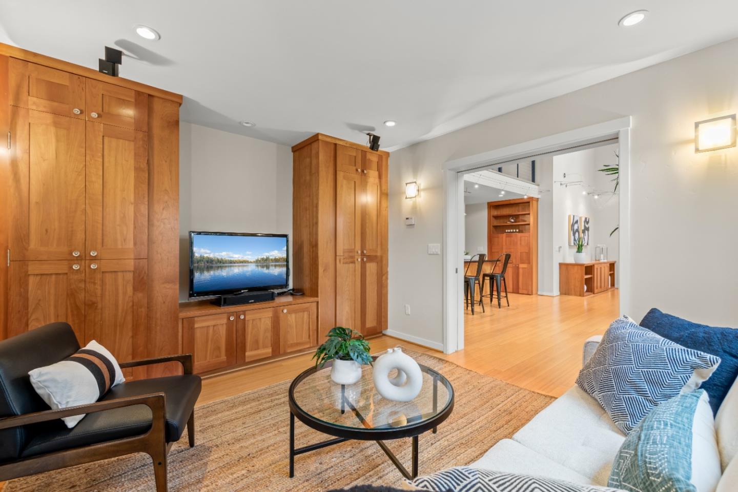 2429 De Soto DR
