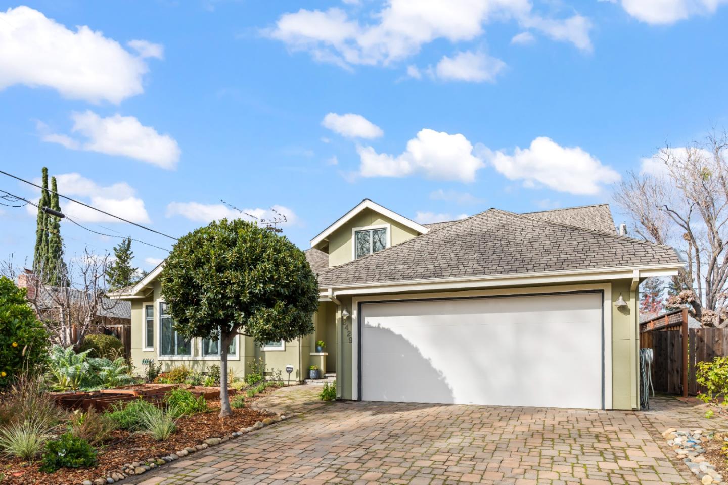 2429 De Soto DR