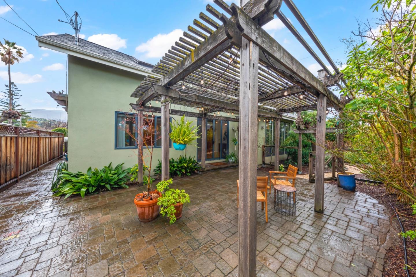 2429 De Soto DR