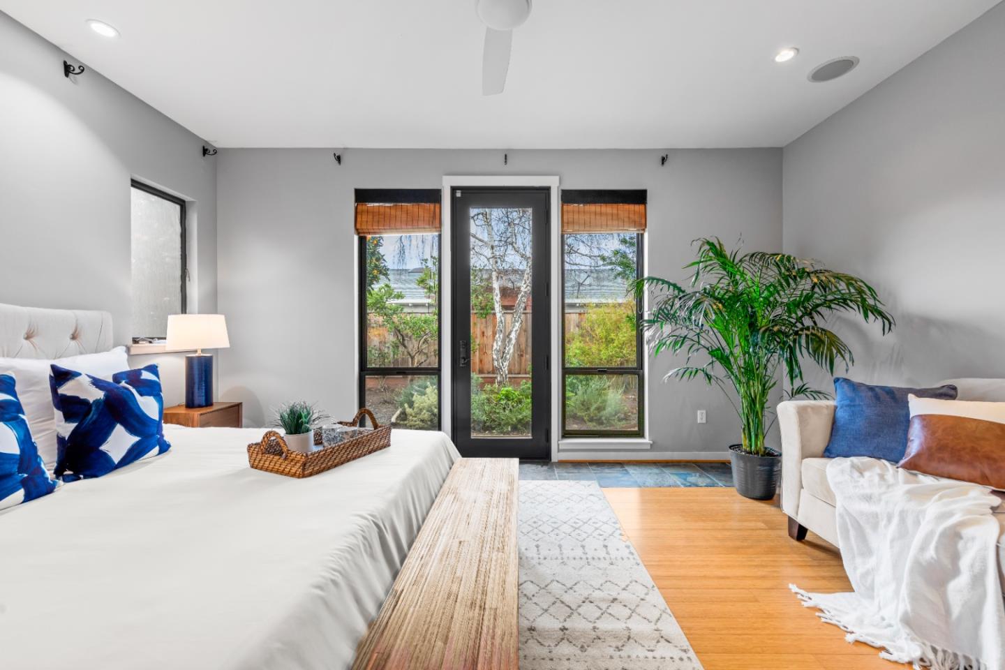 2429 De Soto DR
