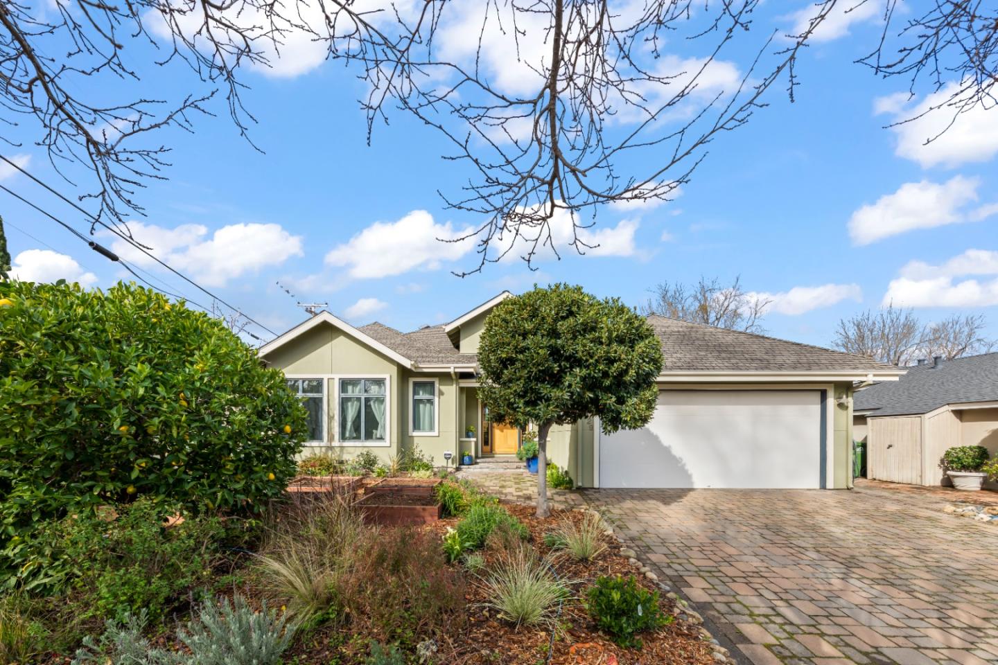 2429 De Soto DR