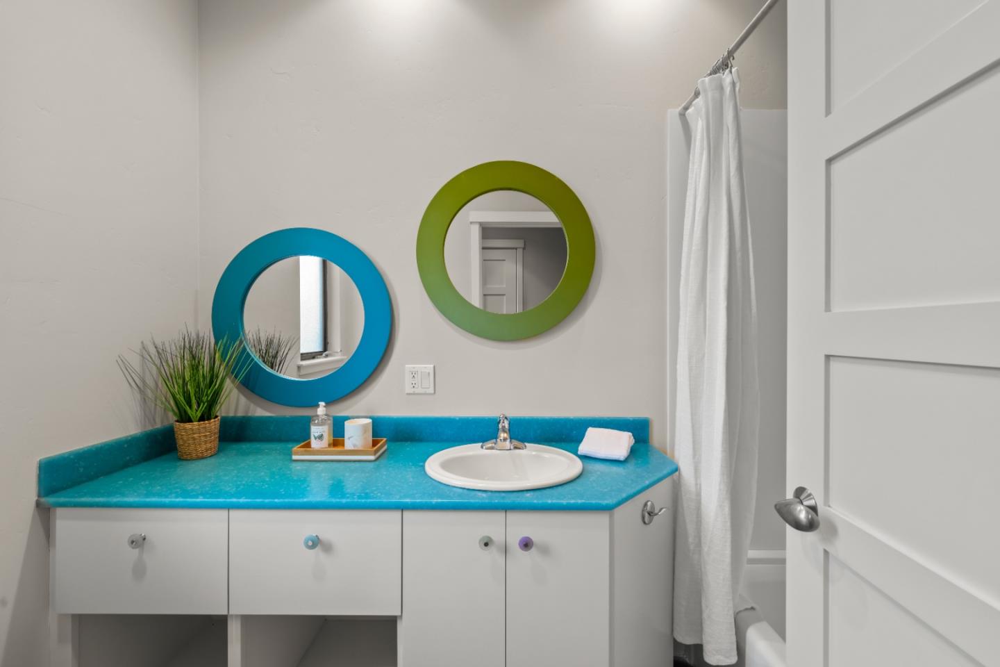 2429 De Soto DR