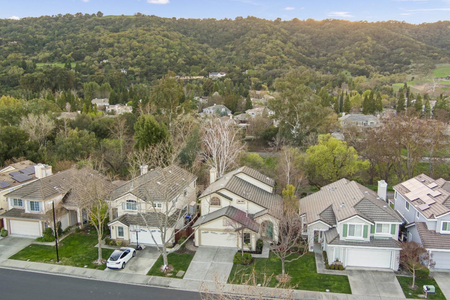2354 Meadowlark DR