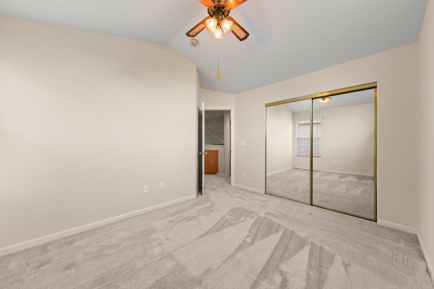 2354 Meadowlark DR