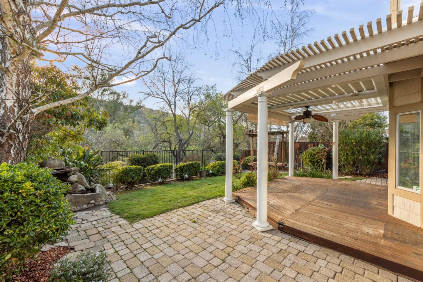 2354 Meadowlark DR