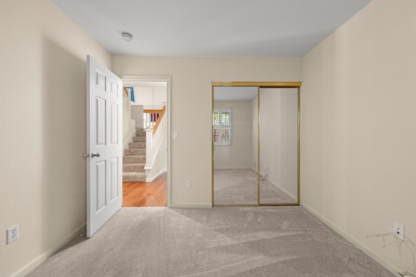 2354 Meadowlark DR
