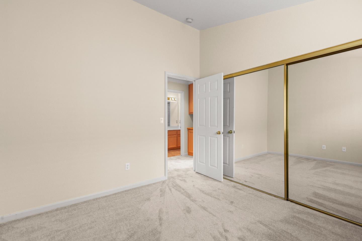2354 Meadowlark DR