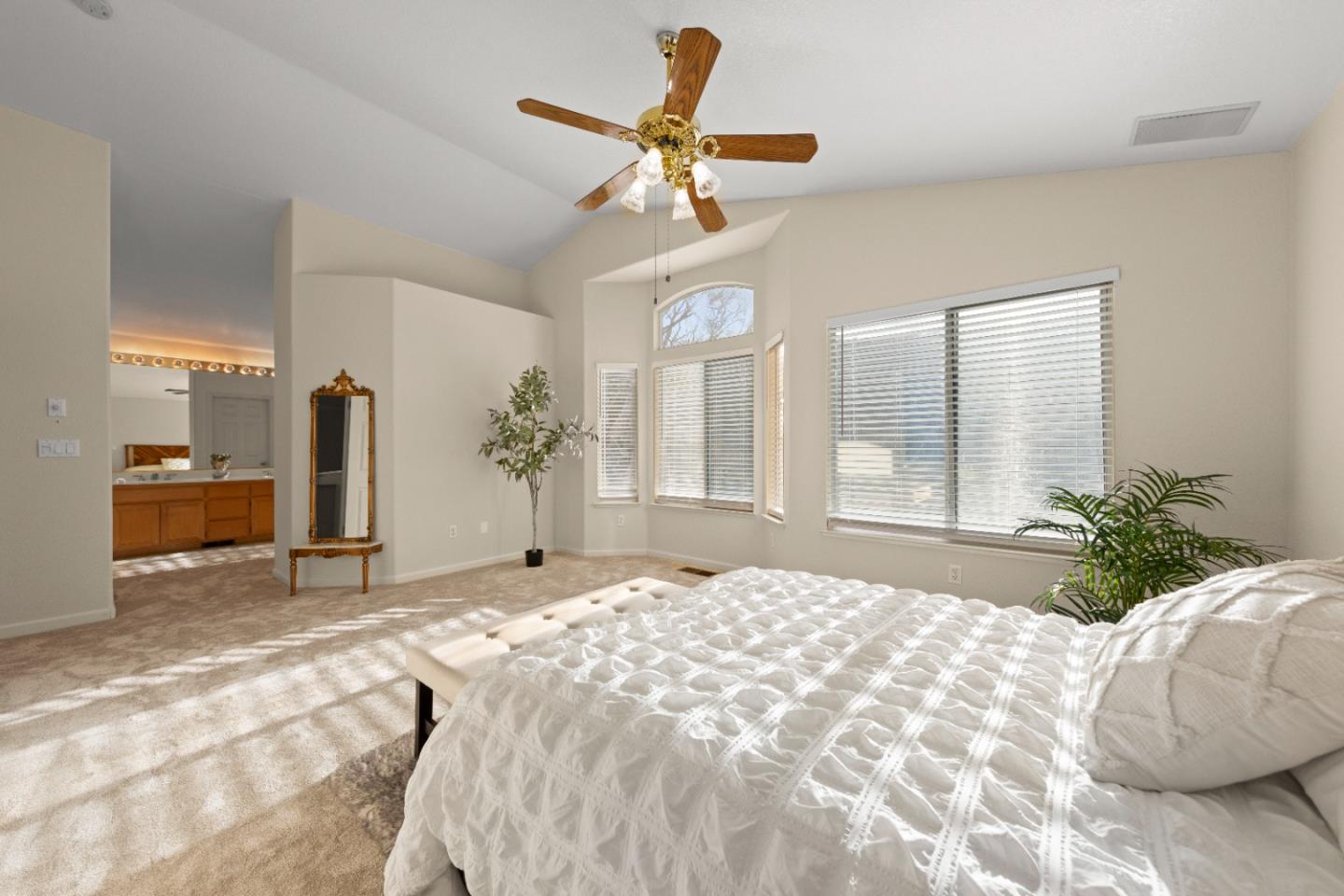 2354 Meadowlark DR