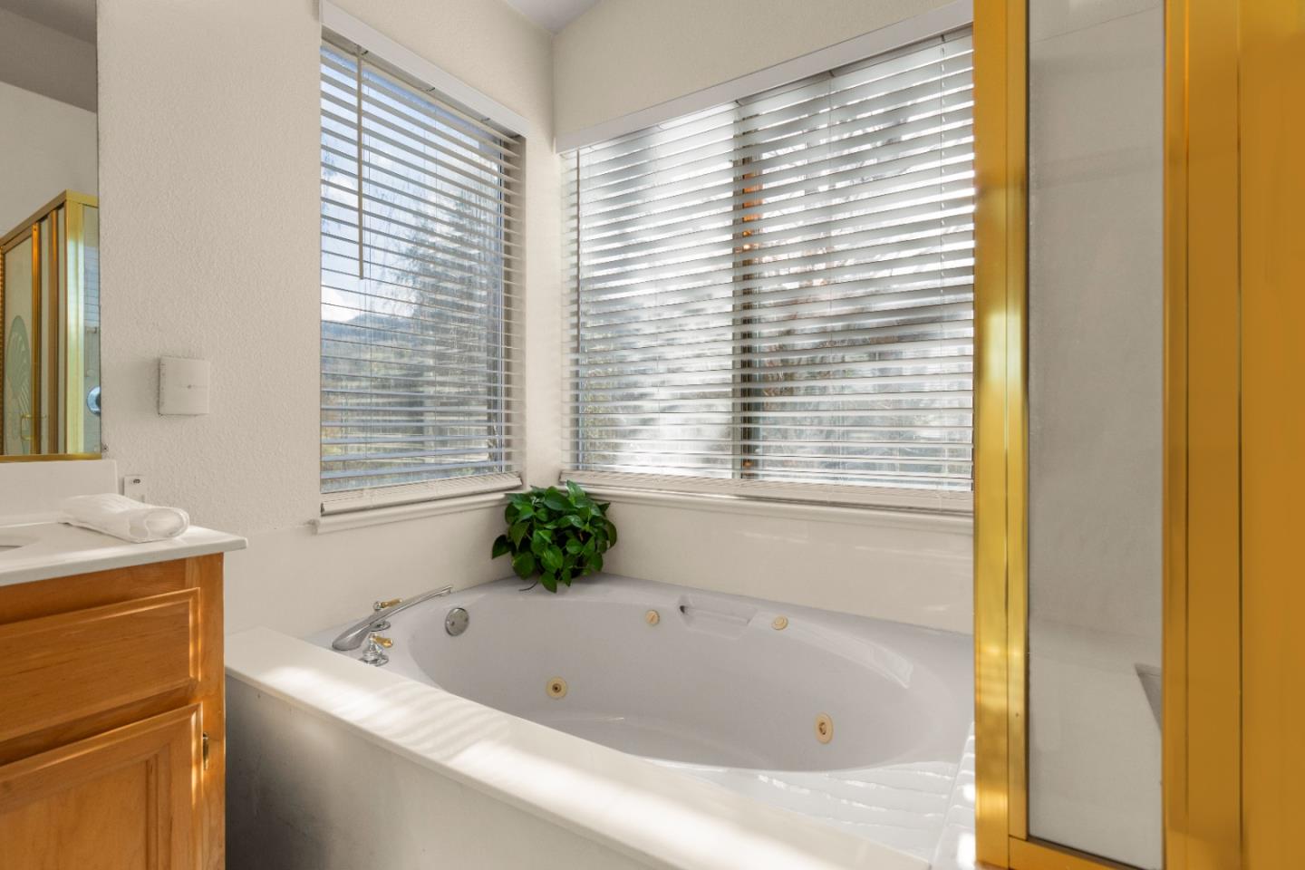 2354 Meadowlark DR