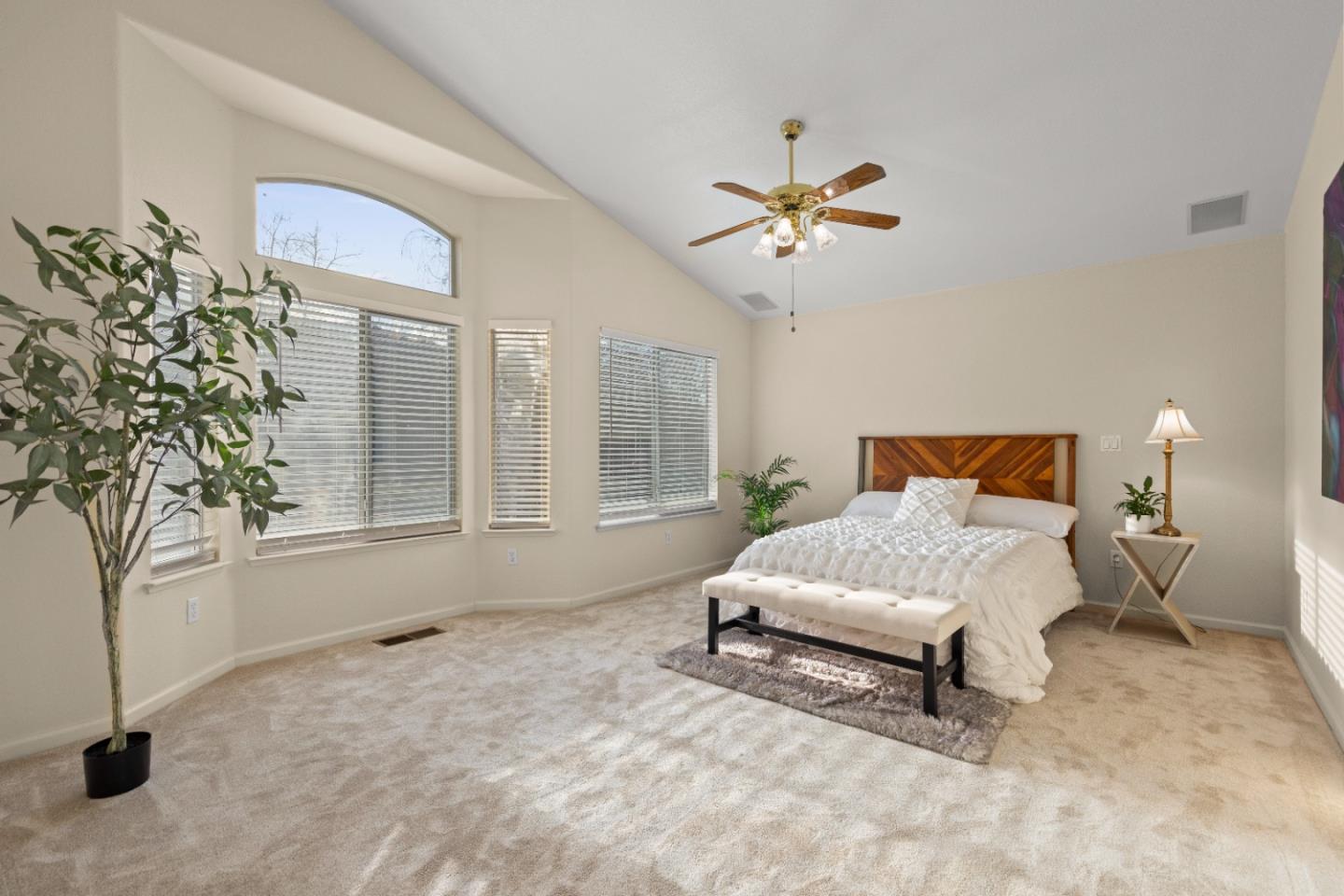 2354 Meadowlark DR