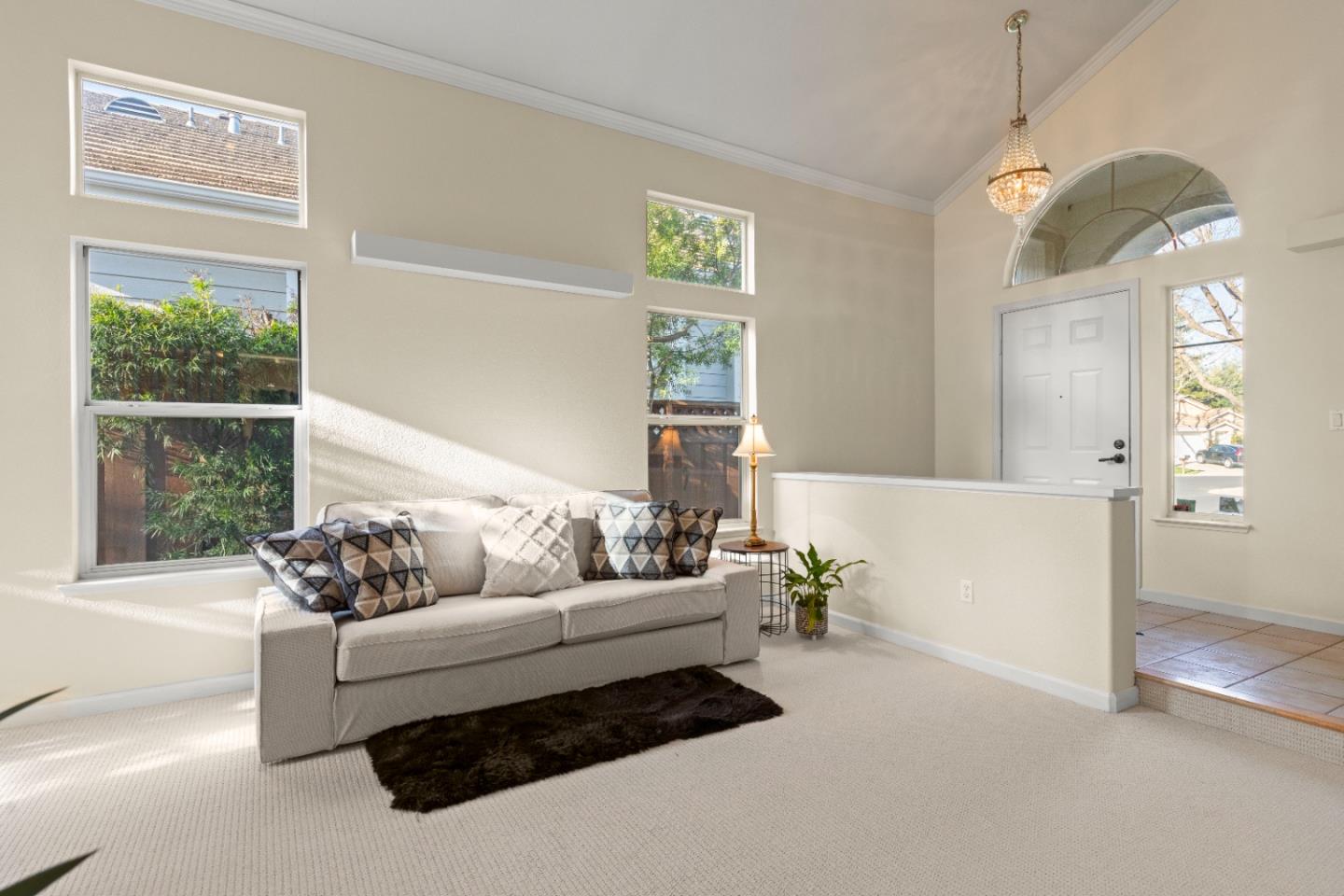 2354 Meadowlark DR