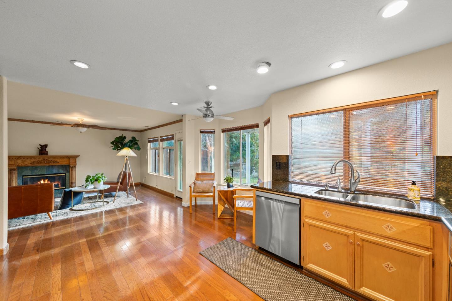 2354 Meadowlark DR