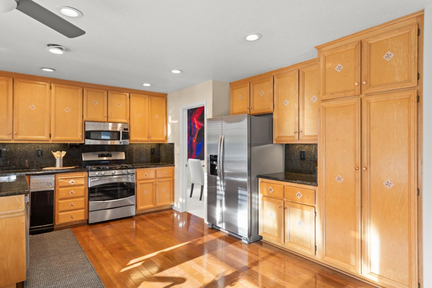 2354 Meadowlark DR