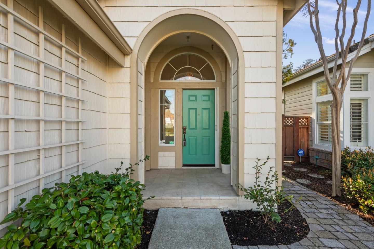 2354 Meadowlark DR