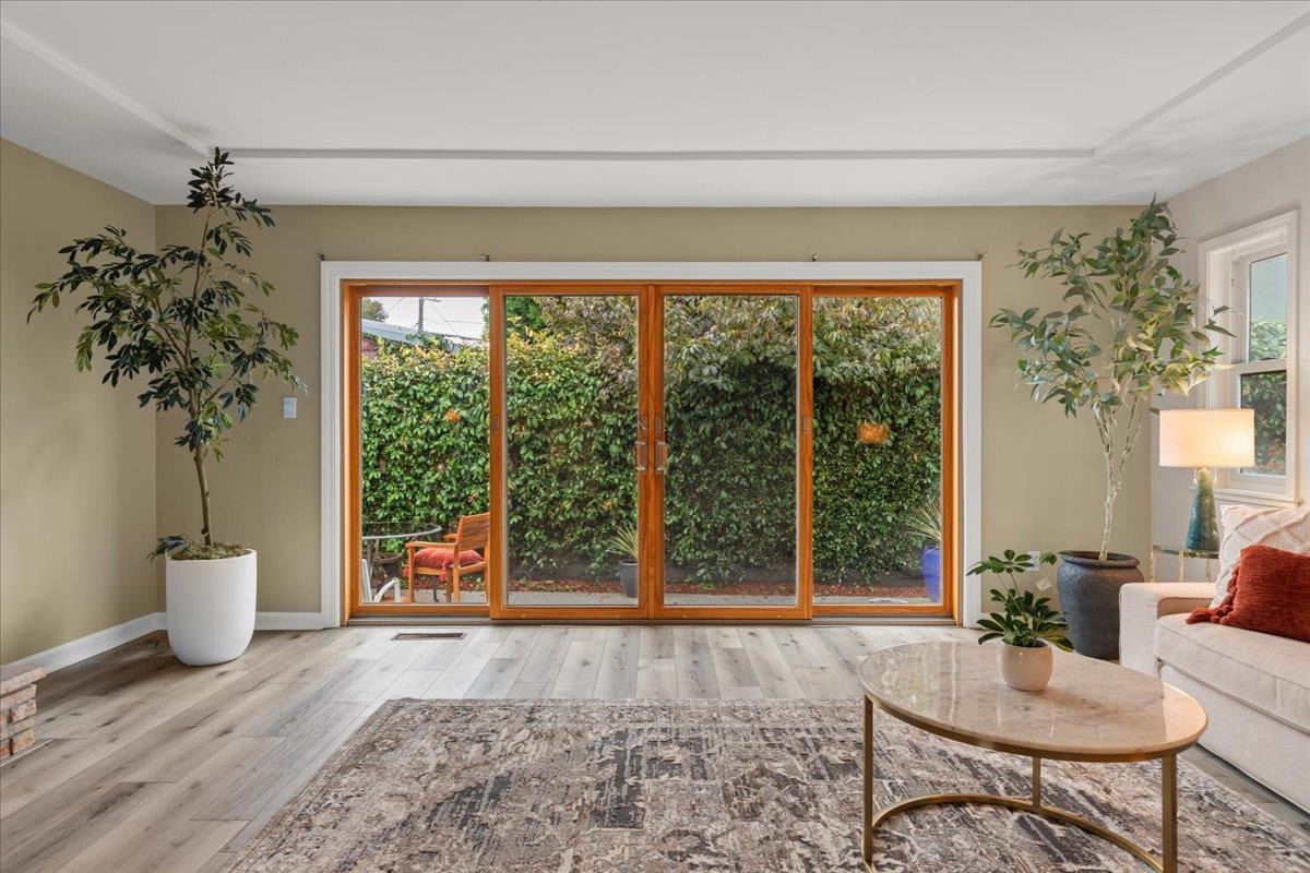 619 Middlefield Drive