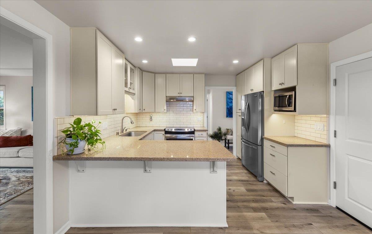 619 Middlefield Drive