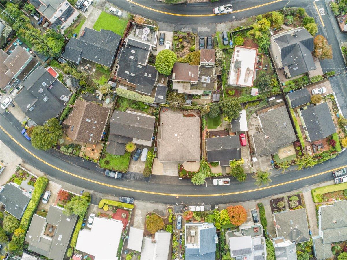 619 Middlefield Drive