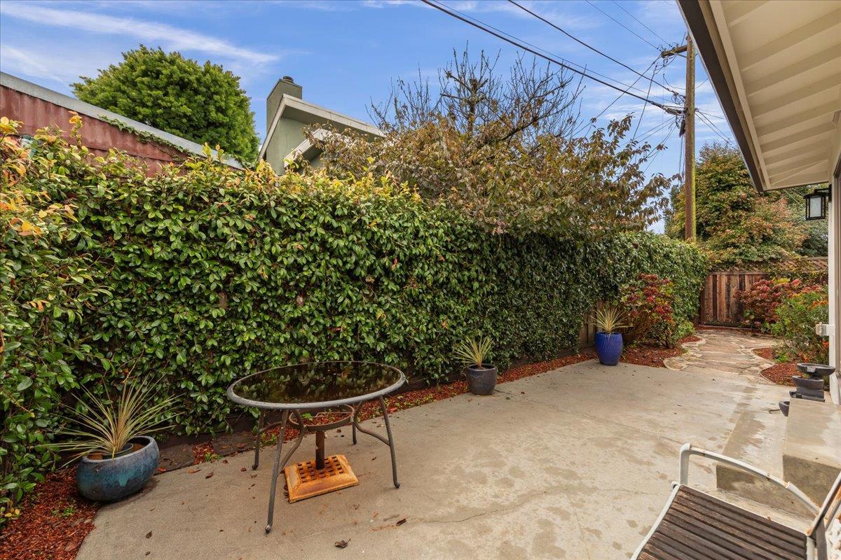 619 Middlefield Drive