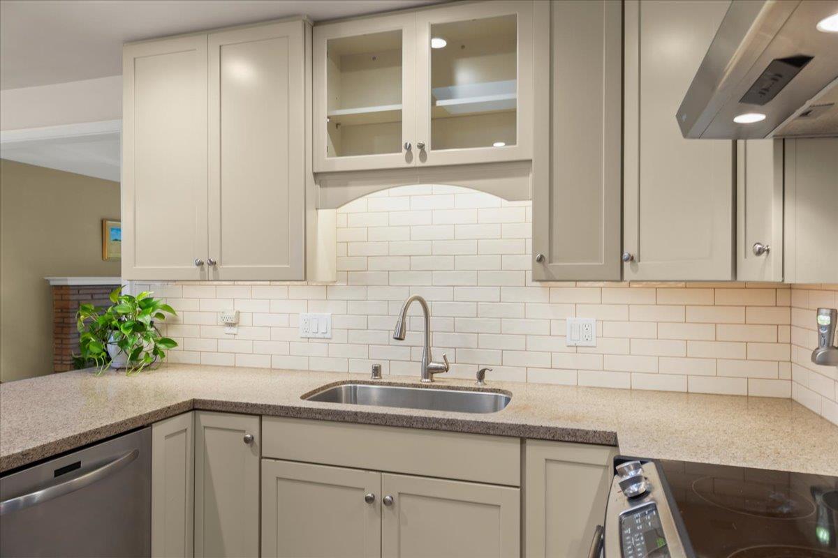 619 Middlefield Drive