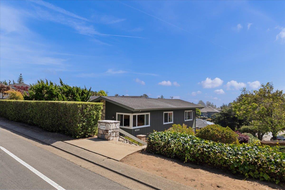 714 Clubhouse Drive