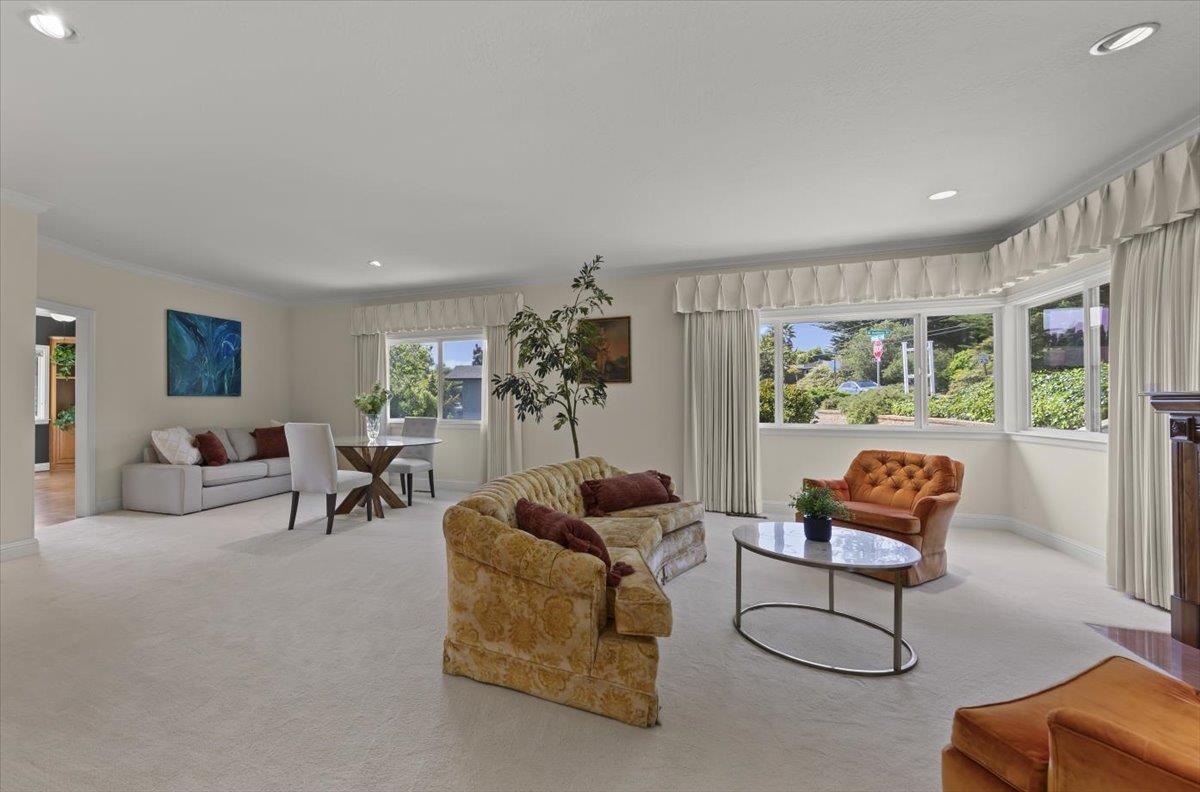 714 Clubhouse Drive