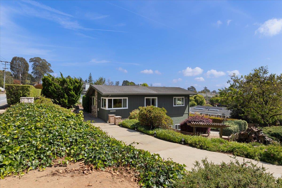 714 Clubhouse Drive
