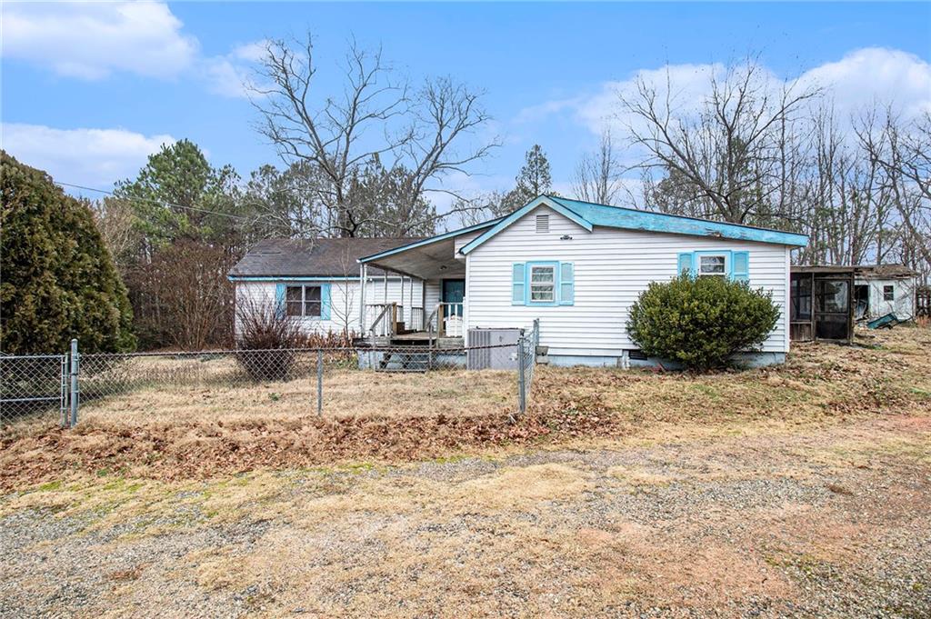 653 Highway 162