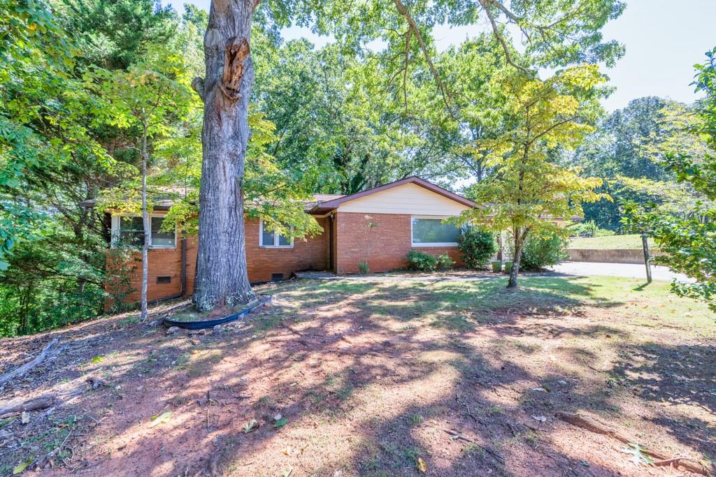 1883 Pine Tree Trail