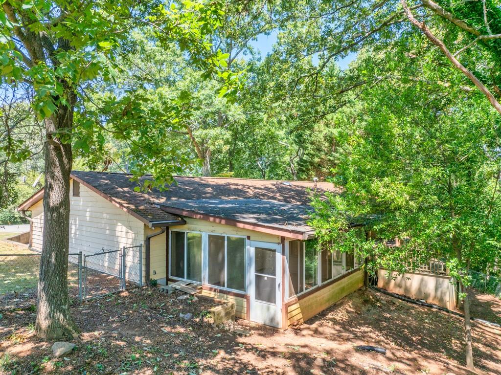 1883 Pine Tree Trail